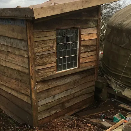 Yurt Luxury + Bathhouse Luxuszelt Callington